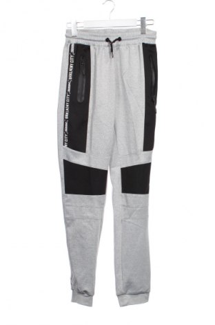 Παιδική κάτω φόρμα Chapter, Μέγεθος 15-18y/ 170-176 εκ., Χρώμα Πολύχρωμο, Τιμή 10,99 €