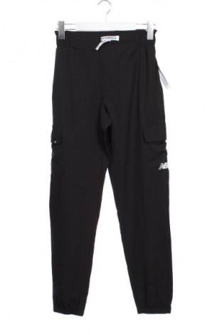 Dziecięce spodnie sportowe New Balance, Rozmiar 14-15y/ 168-170 cm, Kolor Czarny, Cena 177,01 zł