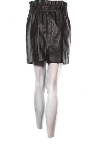 Kožená sukně  ONLY, Velikost M, Barva Černá, Cena  199,00 Kč
