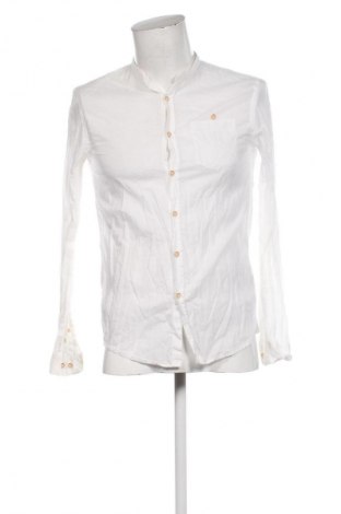 Мъжка риза Bershka, Размер M, Цвят Бял, Цена 28,88 лв.