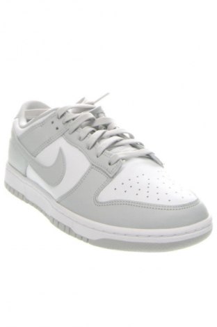 Férfi cipők
 Nike, Méret 45, Szín Sokszínű, Ár 51 919 Ft