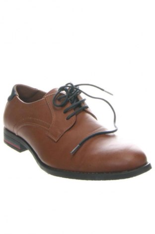 Férfi cipők
 Pier One, Méret 43, Szín Barna, Ár 15 919 Ft