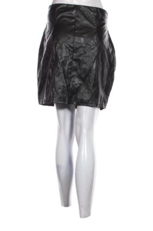 Пола ASOS, Размер XL, Цвят Черен, Цена 40,89 лв.