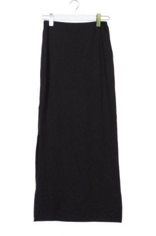 Пола Bershka, Размер XS, Цвят Черен, Цена 14,99 лв.