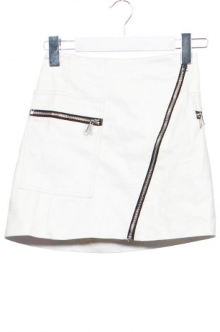 Пола Bershka, Размер XXS, Цвят Бял, Цена 14,99 лв.