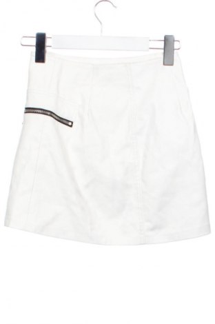 Пола Bershka, Размер XXS, Цвят Бял, Цена 14,99 лв.