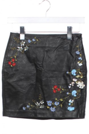 Пола Bershka, Размер XS, Цвят Многоцветен, Цена 19,00 лв.