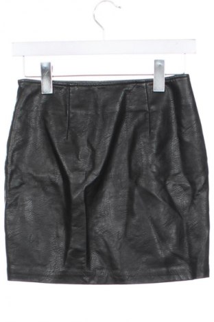 Пола Bershka, Размер XS, Цвят Многоцветен, Цена 19,00 лв.