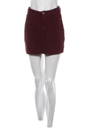 Пола Bershka, Размер S, Цвят Червен, Цена 19,00 лв.