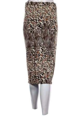 Пола F&F, Размер M, Цвят Многоцветен, Цена 23,18 лв.