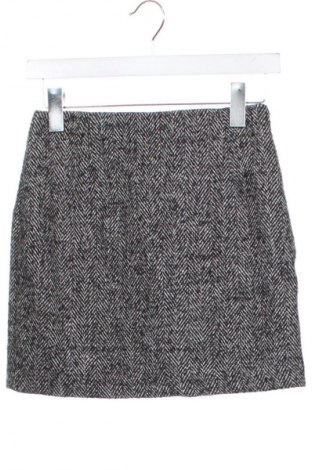 Пола H&M, Размер XS, Цвят Многоцветен, Цена 30,97 лв.