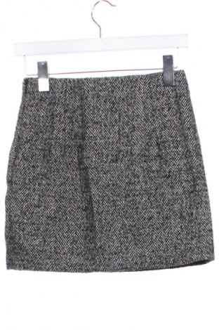 Пола H&M, Размер XS, Цвят Многоцветен, Цена 30,97 лв.