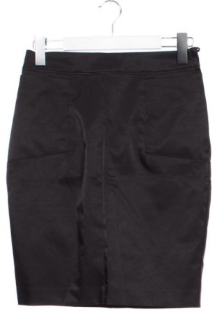 Пола H&M, Размер S, Цвят Черен, Цена 19,14 лв.