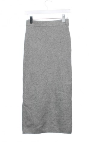 Пола H&M, Размер XS, Цвят Сив, Цена 23,99 лв.