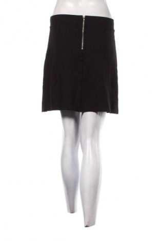 Пола H&M Divided, Размер M, Цвят Черен, Цена 14,99 лв.