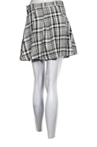 Пола H&M Divided, Размер M, Цвят Многоцветен, Цена 31,00 лв.