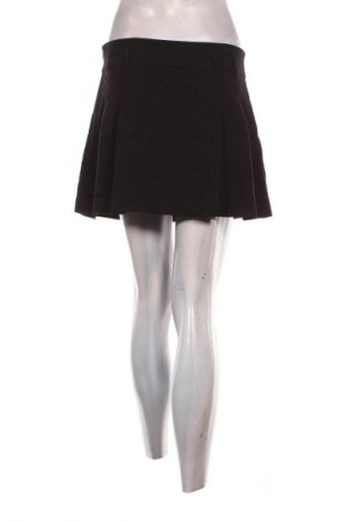 Пола Mango, Размер M, Цвят Черен, Цена 10,99 лв.