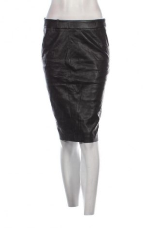 Пола Mango, Размер S, Цвят Черен, Цена 11,99 лв.