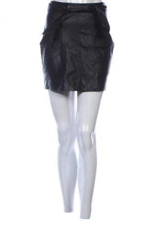 Fustă Pull&Bear, Mărime S, Culoare Negru, Preț 50,37 Lei