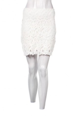 Spódnica Red Chilli, Rozmiar M, Kolor Biały, Cena 43,68 zł