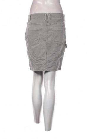 Пола S.Oliver, Размер M, Цвят Сив, Цена 13,99 лв.