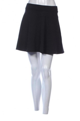 Пола Sinsay, Размер S, Цвят Черен, Цена 19,00 лв.