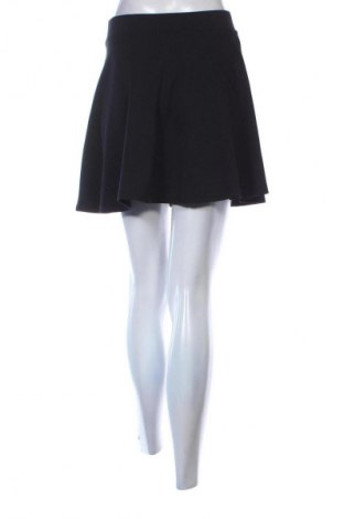 Пола Sinsay, Размер S, Цвят Черен, Цена 19,00 лв.