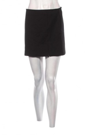 Пола Stradivarius, Размер M, Цвят Черен, Цена 14,99 лв.