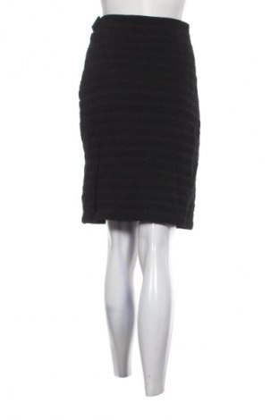 Пола Unbranded, Размер S, Цвят Черен, Цена 19,00 лв.