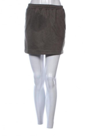 Пола Unbranded, Размер S, Цвят Зелен, Цена 19,14 лв.