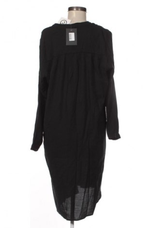 Рокля Aada Studios, Размер S, Цвят Черен, Цена 109,99 лв.