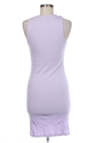 Рокля Aada Studios, Размер M, Цвят Лилав, Цена 109,99 лв.