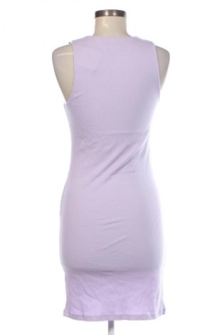 Kleid Aada Studios, Größe M, Farbe Lila, Preis € 72,99