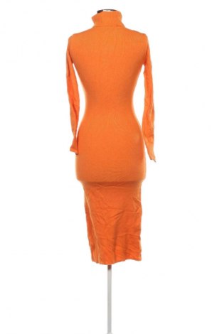 Рокля Adele Altman, Размер S, Цвят Оранжев, Цена 31,99 лв.
