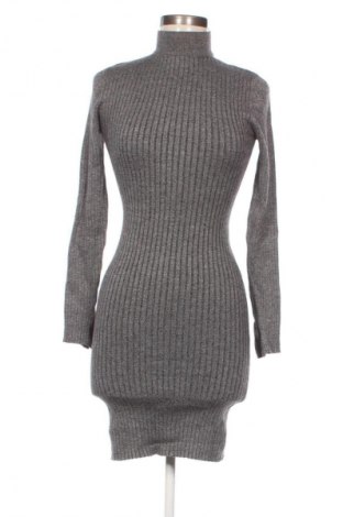 Рокля Amisu, Размер S, Цвят Сив, Цена 50,24 лв.