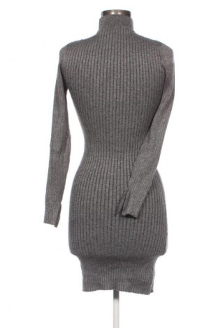 Рокля Amisu, Размер S, Цвят Сив, Цена 50,24 лв.