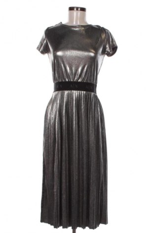 Рокля Armani Exchange, Размер S, Цвят Сребрист, Цена 205,00 лв.