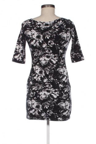 Kleid Atmosphere, Größe M, Farbe Mehrfarbig, Preis 19,95 €