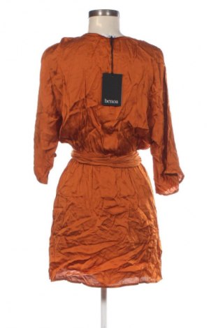 Kleid Benoa, Größe S, Farbe Braun, Preis 23,99 €