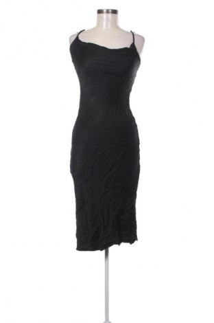 Рокля Bershka, Размер S, Цвят Черен, Цена 12,99 лв.