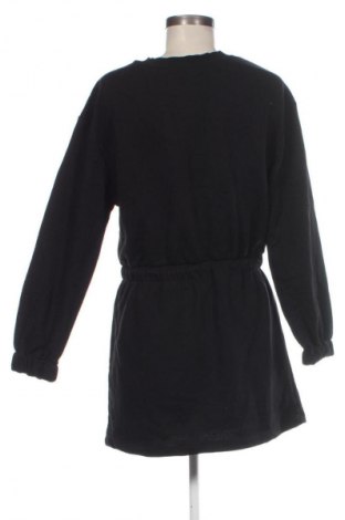 Рокля Bershka, Размер S, Цвят Черен, Цена 16,99 лв.