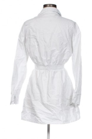 Ruha Bershka, Méret M, Szín Fehér, Ár 4 179 Ft