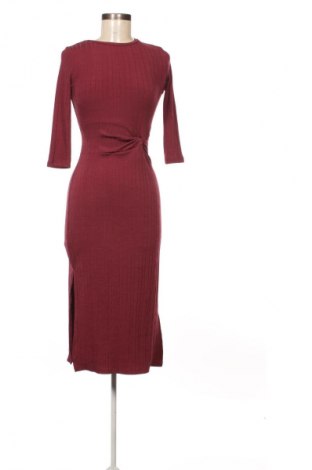 Šaty  Bershka, Velikost M, Barva Červená, Cena  439,00 Kč