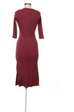 Šaty  Bershka, Velikost M, Barva Červená, Cena  439,00 Kč