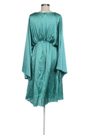 Рокля Boohoo, Размер M, Цвят Зелен, Цена 35,99 лв.