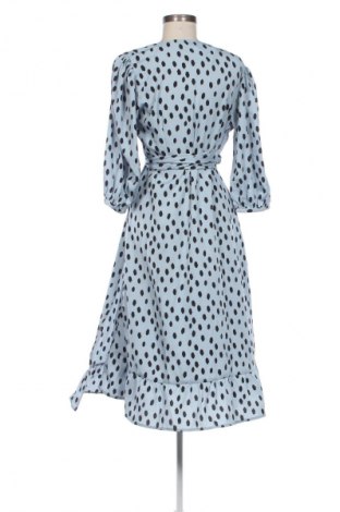 Рокля Boohoo, Размер L, Цвят Многоцветен, Цена 39,00 лв.