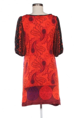 Рокля Custo Barcelona, Размер M, Цвят Многоцветен, Цена 129,03 лв.