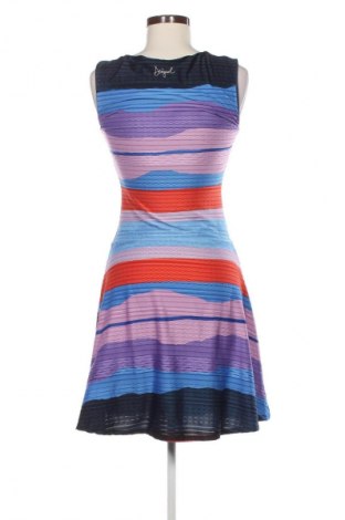 Рокля Desigual, Размер S, Цвят Многоцветен, Цена 42,99 лв.
