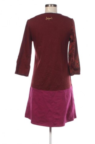 Рокля Desigual, Размер M, Цвят Многоцветен, Цена 42,99 лв.