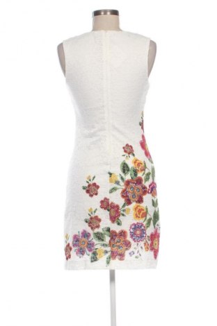 Рокля Desigual, Размер M, Цвят Многоцветен, Цена 82,22 лв.